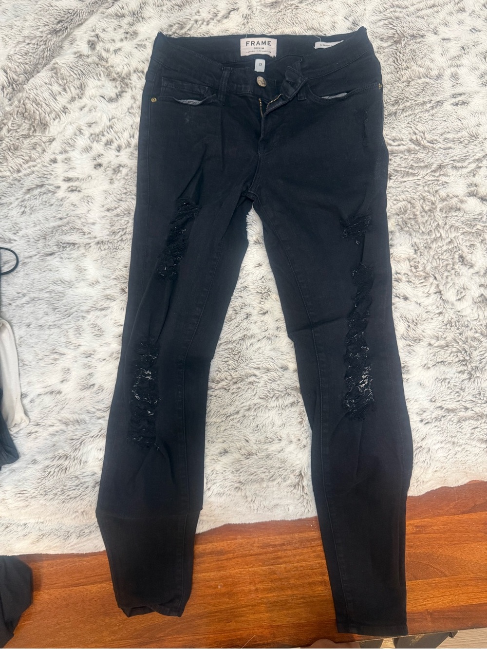 FRAME Denim Black Skinny Jeans - Le Skinny de Jeanne